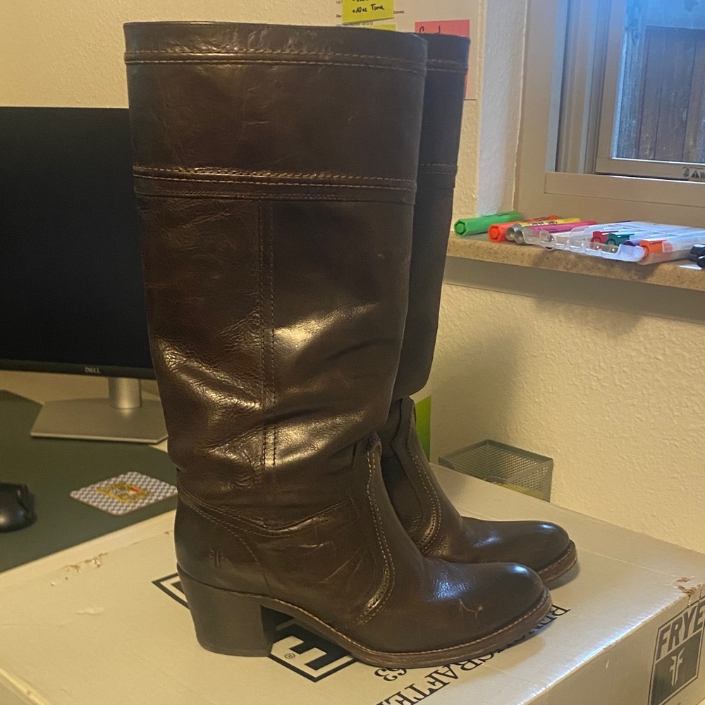 FRYE AND CO. Dark Brown Heeled Boots
